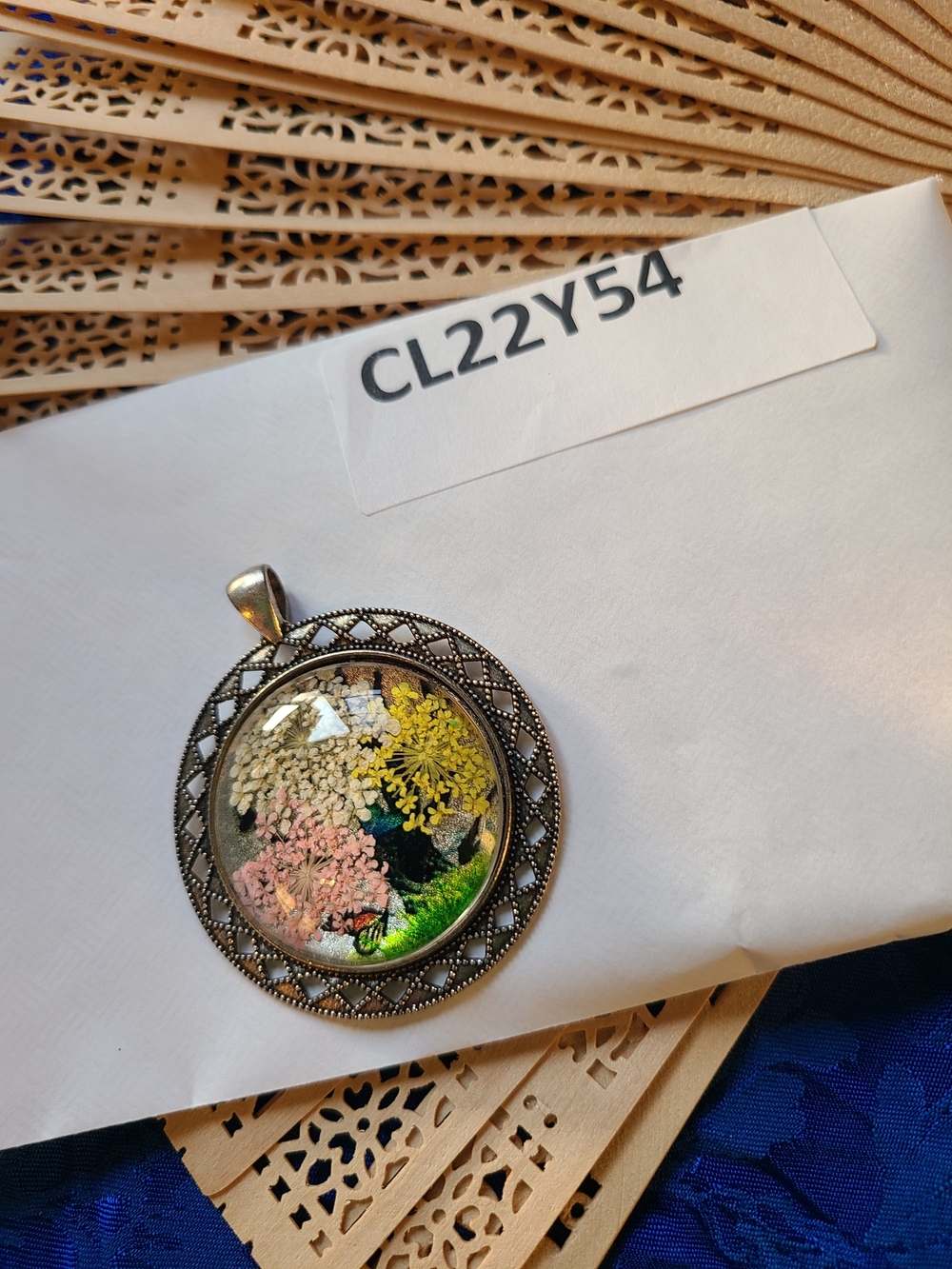 Vintage Yellow Pink Green Floral Resin Pendant Necklace - Picture 6 of 11